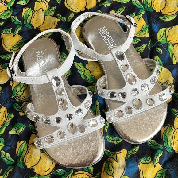 Brand New Kenneth Cole Reaction White Ankle Strap Sandals Beaded Sparkly Gems - Picture 15 of 15